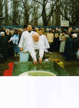 О. Милий во время служения в Свято-Никольском храме 1997–2007 (из семейного архива Рудневых)
