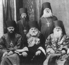 На 500-летие преставления прп. Сергия в Троицкой Лавре. Первый слева в верхнем ряду — архим. Никон (Рождественский).<br>Ист.: Троицкий синодик. Архиепископ Никон (Рождественский, † 1919) ...