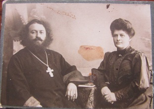 Отец Александр Пасшак с супругой. Томск, 1911.<br><i>Все фотографии — из семейного архива Татьяны Сычёвой, правнучки священника Александра Пасшака</i>