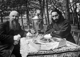 М. Н. Новоселов и свящ. Павел Флоренский <br>
Ист.: Новомученики, исповедники, за Христа пострадавшие ...