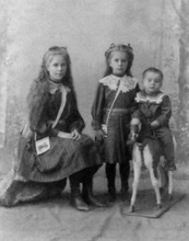 Елизавета, Мария и Алексей Беляевы. 1906–1907 гг.<br>Ист.: За Христа пострадавшие : Гонения на Русскую Православную Церковь ... Кн. 6. С. 155