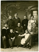 Семья диакона Сергия Стогова. Москва, 1918<br><i>Фотографии предоставлены Александром Стоговым, потомком диакона Сергия Стогова</i>