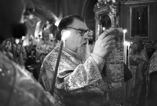 Архидиакон Владимир Прокимнов-Владимиров во время богослужения в Богоявленском кафедральном соборе в Елохово<br>Ист.: visualrian.ru