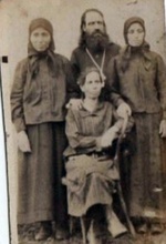 Священник Петр Дмитриевич Фурсаев с женой. 1918<br> Ист.: Астраханское духовенство