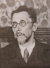 Протоиерей Константин Лебедев. После возращения из ссылки в 1934 г., занимался пчеловодством <br>
Ист.: Летопись Николо-Архангельской церкви ... С. 414