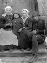 Отец Михаил Шик с семьей. 1926–1927.<br>Ист.: Коллекция ПСТГУ