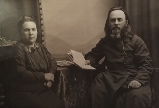 Священник Владимир Любавский с супругой Марией Михайловной. Фото из семейного архива потомков священника предоставлено исследователем А. Б. Калининым