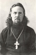 Прот. Всеволод Черепанов.Фото из архива тагильского краеведа И. Т. Коверды
(опубл.: ntobitel.cerkov.ru/2016/06/30/pervyj-svyashhennik-skorbyashhenskoj-obiteli)