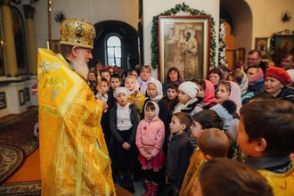 Живое общение. Фото из личного архива В. И. Петришина. <br>Ист.: С юбилеем, дорогой батюшка! ...