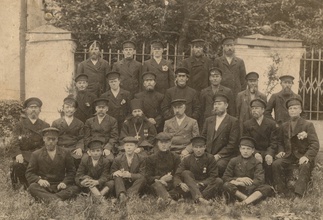 Архимандрит Иверского монастыря Иосиф среди духовных чад.
1906–1913.<br>Ист.: Епископ Валдайский Иосиф ...