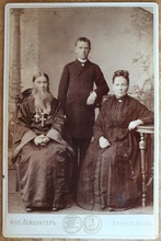 Протоиерей Павел Михайлов с семьей. Архангельск, 1893