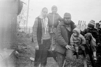 Дер. Осипово Новгородской обл.
1993 (после поездки в Иерусалим). Тогда выкопали 150 и 3 ведра картошки (евангельское число) и поняли, что Иван должен стать ловцом человеков