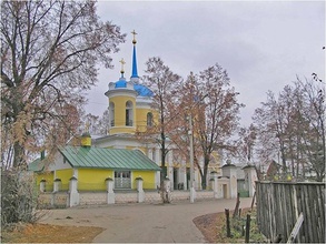 Храм Покрова Пресвятой Богородицы, где в последние годы служил и за алтарем которого был погребен отец Тихон Пелих. Одинцовский р-н, с. Акулово.<br>Ист.: Старец протоиерей Тихон Пелих ...