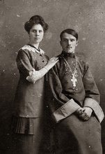 Протоиерей Александр Крылов с супругой. Не ранее 1915
<br>Ист.:http://comissvyat.blogspot.ru/2011/08/1892-1938_18.html