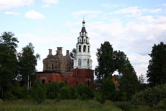 Трехсвятительская церковь в с. Драчево, место служения отца Георгия Любимова. <br> Ист.: www.mepar.ru 