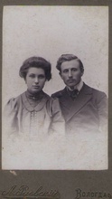 Виктор и Александра.  Вологда, не позднее 1905. Ист.:  Вологодчина — духовенство — Ельцовы 