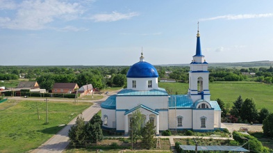 Храм Покрова Пресвятой Богородицы, где после освобождения из лагеря служил священник Феодор Неказаков. Матвеево-Курганский р-н, с. Анастасиевка<br>Все фотографии из семейного архива Александры Валентиновны Ярославской (Неказаковой), двоюродной внучки отца Феодора Неказакова