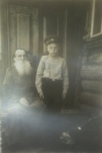 Священник Иоанн Преображенский с внуком Александром<br>Ист.: О священниках, когда-либо служивших в нашем храме // ВКонтакте