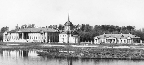 Храм Спаса Всемилостивого в Кускове, где начинал службу в церкви дьячок Иоанн Даниловский. Москва, 1-я пол. XX в. Ист.: hram-kuskovo.ru