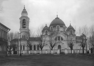 Введенская церковь Нижне-Тагильского завода. Построена в 1836 году на средства заводовладельца Демидова. В 1895 перестроена и значительно расширена. Снесена в 1936 году.<br>
Опубл.: tagileparhiya.ru/rukopisi-ne-gorjat-zapiski-cerkovnogo-kraeveda/